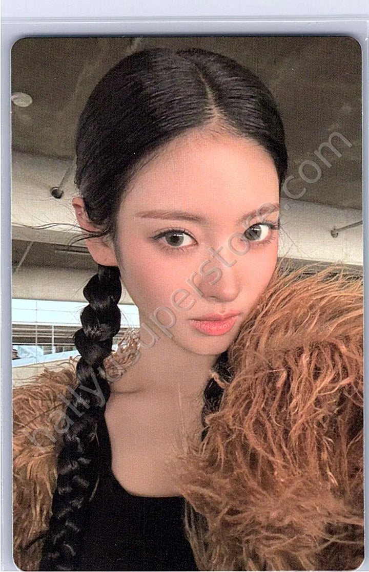 MEOVV - Anna - BITE NOW album photocard photobook version
