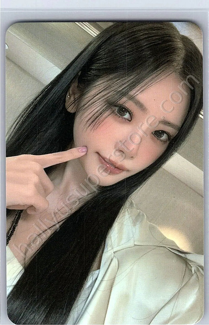 Dreamcatcher - JiU - Luck Inside 7 Doors World Tour double-sided trading card version 2