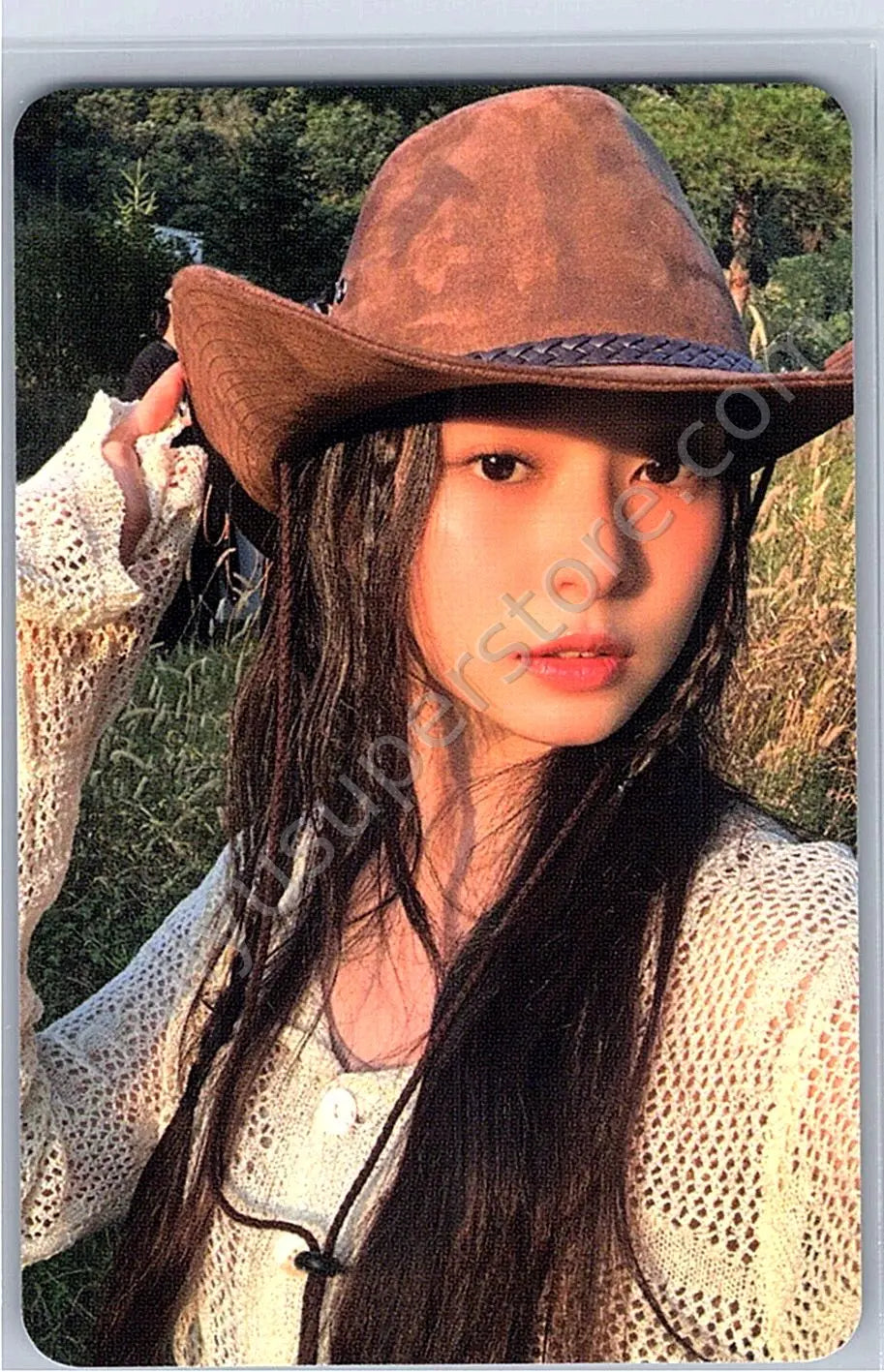 IZ*ONE - Minju - 2025 SEASON’S GREETINGS - Blooming Road photocard set