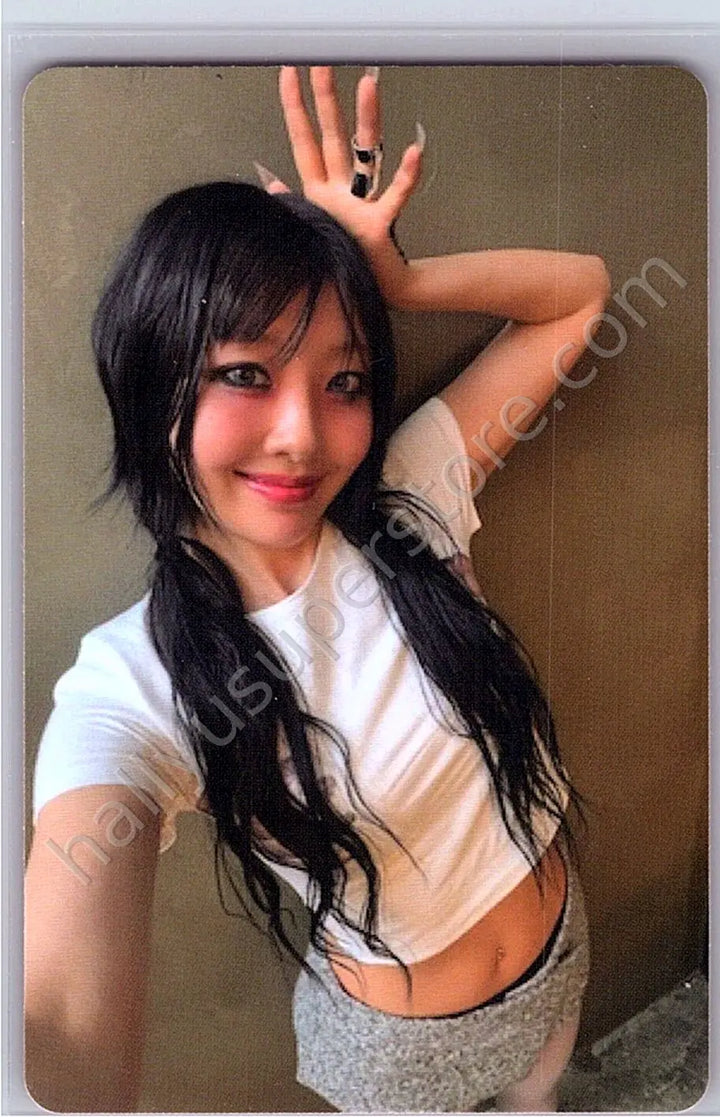 Yves  - Yves - Nail album photocard version 2