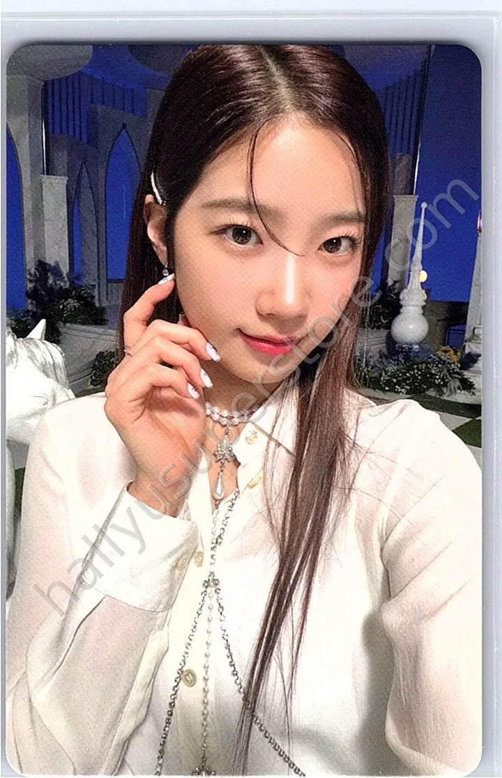 LE SSERAFIM - Kazuha - FEARLESS (Japanese Ver.) merch trading card
