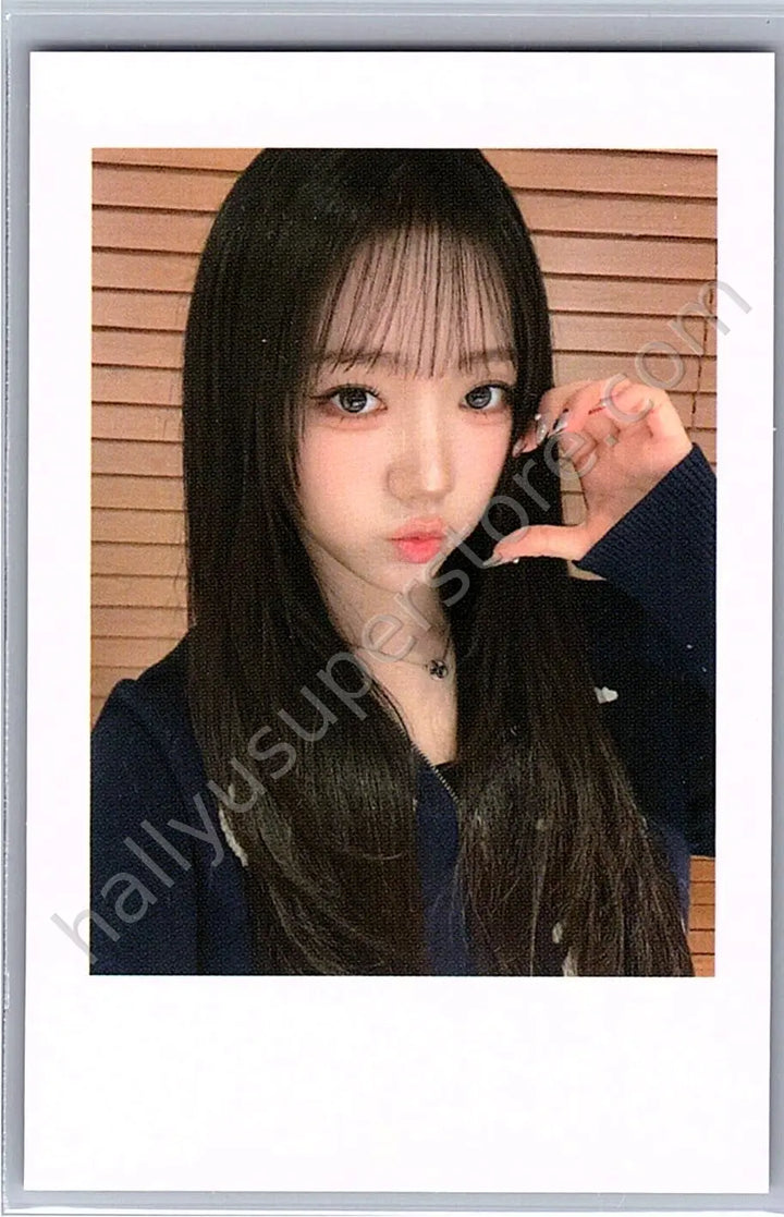 tripleS - Shion - Assemble25 1:1 idoustage polaroid round 1 video call (fancall)