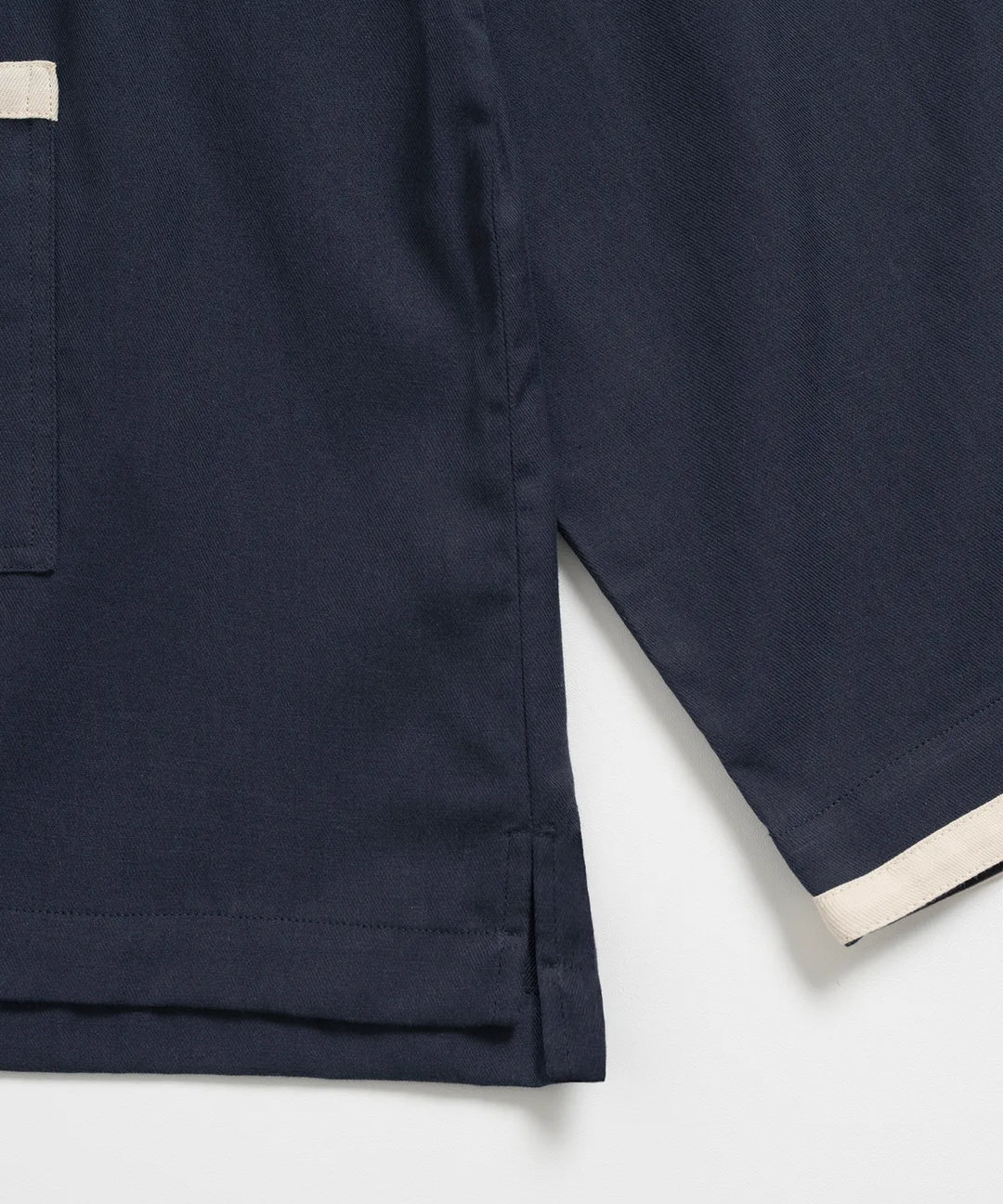 **QWER -Magenta Rockabilly Flared Shirt [Navy]