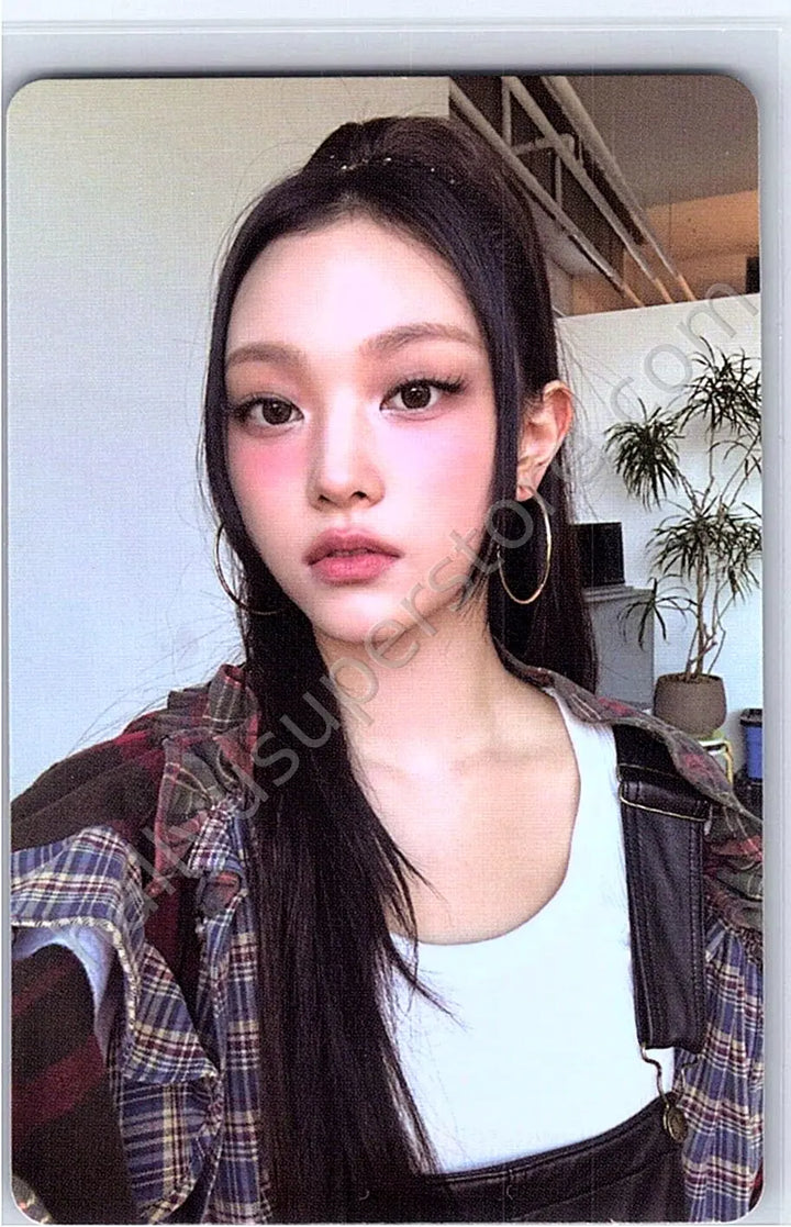 NewJeans - Haerin - How Sweet album photocard haerin version