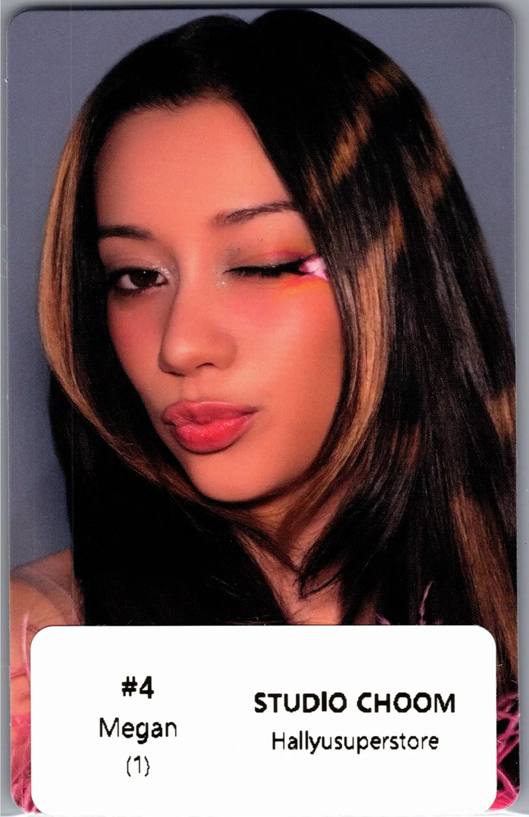 KATSEYE "WILD" - Weverse Shop Studio Choom Gift Photocard [26.08.19]