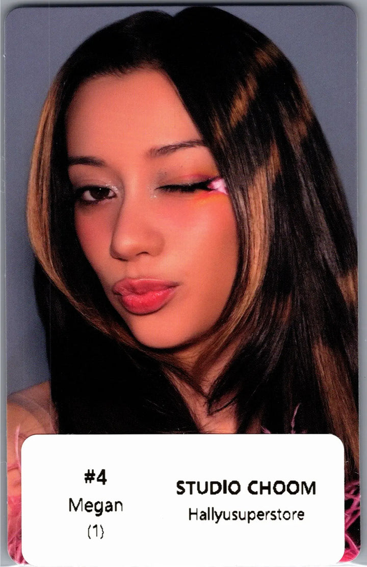 KATSEYE "WILD" - Weverse Shop Studio Choom Gift Photocard [26.08.19]