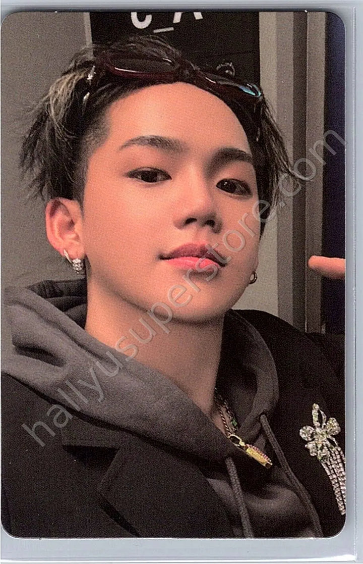 TREASURE - Choi Hyunsuk - 3rd Anniversary Magazine 3rd anniversary D version trading card