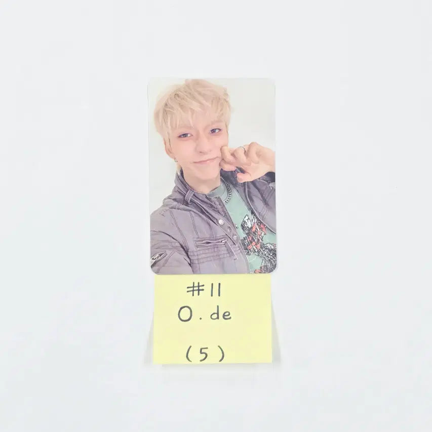 Xdinary Heroes "DEAD AND" - Official Photocard (1) [26.04.20]
