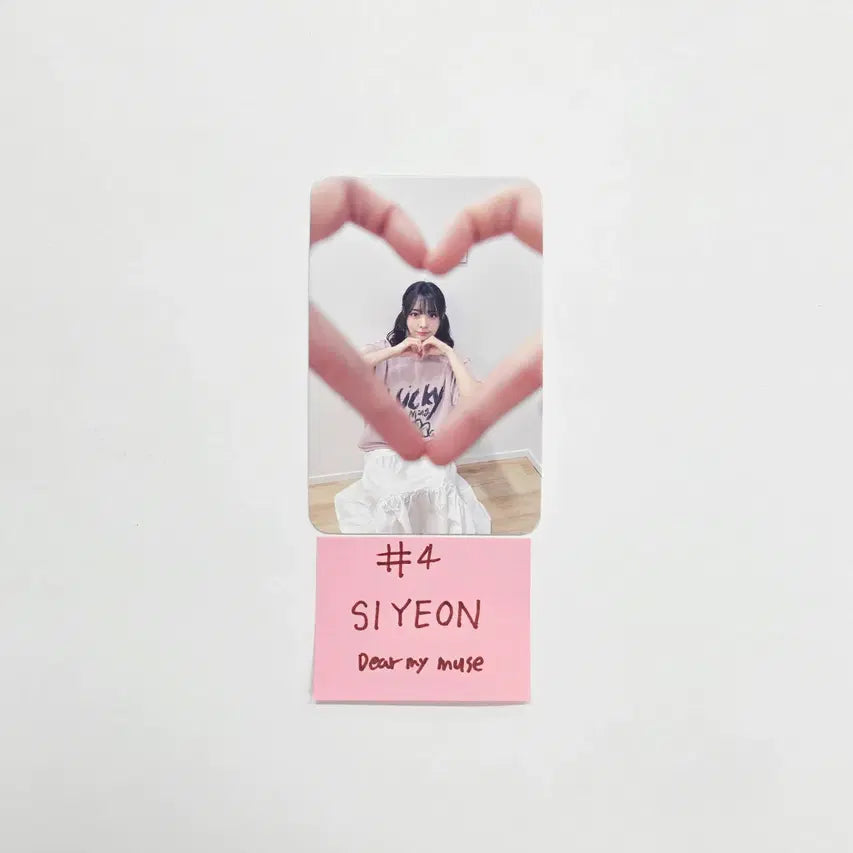 QWER - Dear My Muse Fansign Event Winner Photocard [26.04.23]