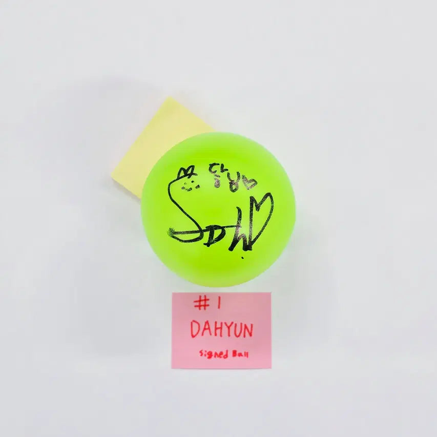 TripleS - Hand Autographed(Signed) Ball [26.04.23]