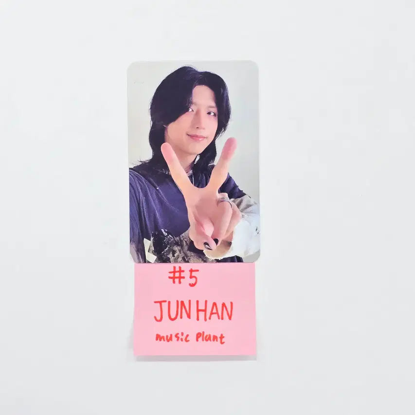 Xdinary Heroes "DEAD AND" - Music Plant Pre-Order Benefit Photocard (Illustration Keyring ver.) [26.04.28]