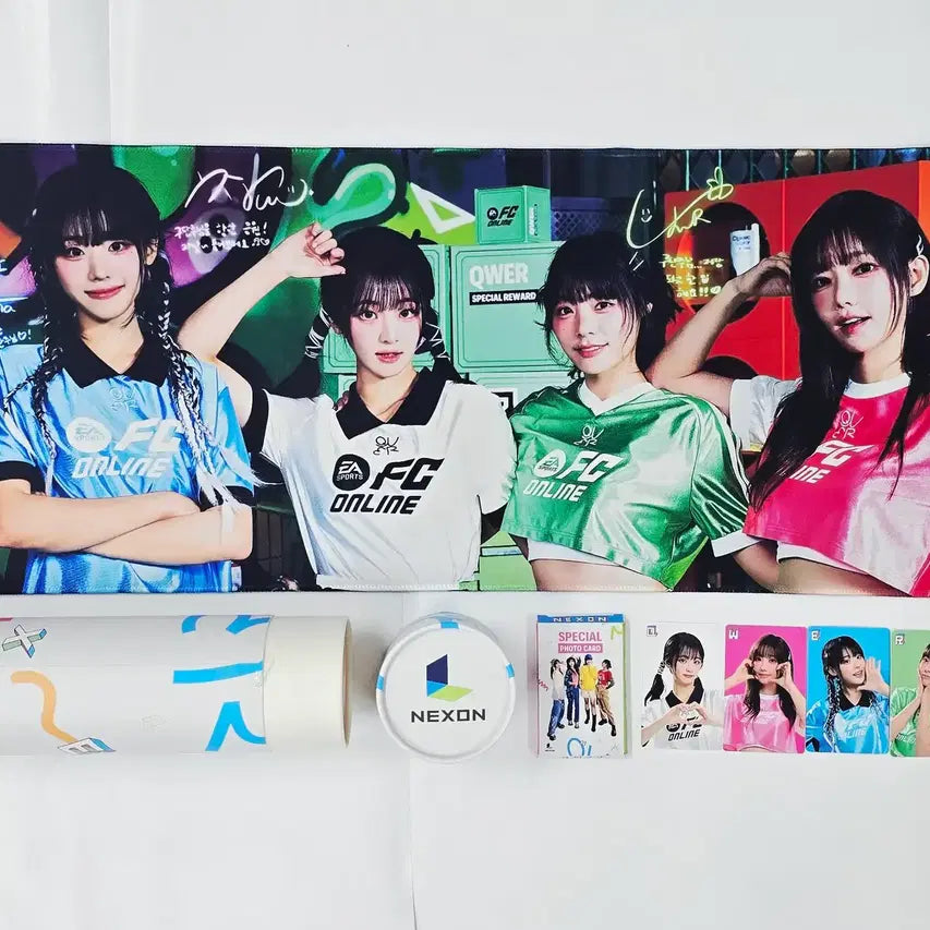 QWER - FC Online Event Photocard + Long Mouse Pad [26.04.28]