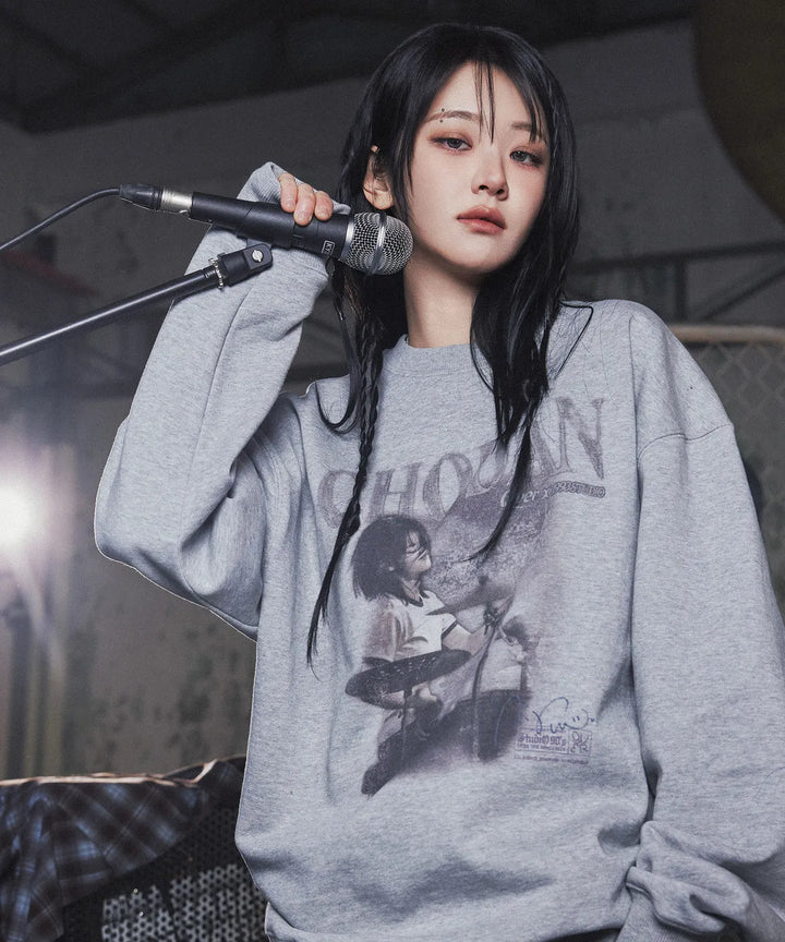 **QWER -Chodan Vintage Graphic Sweatshirt_Gray