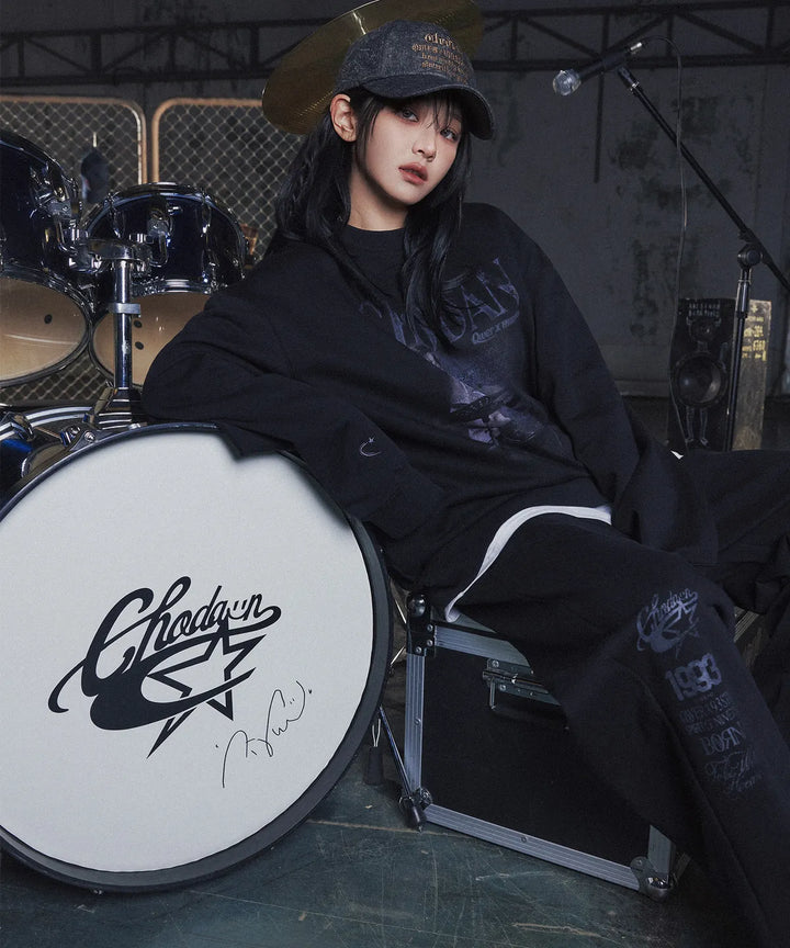 **QWER -Chodan Vintage Graphic Sweatshirt_Black