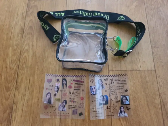 [번장 수동결제] DreamCatcher - DreamCatcher x NeoGen Bag + Photo Set