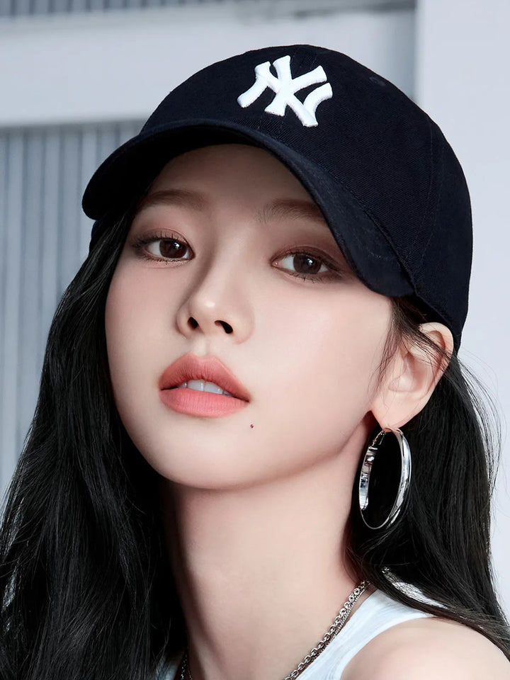 ** [Pre-Order] AESPA - Wearing KARINA A.C.E Unstruck Ball Cap NY (BLACK)