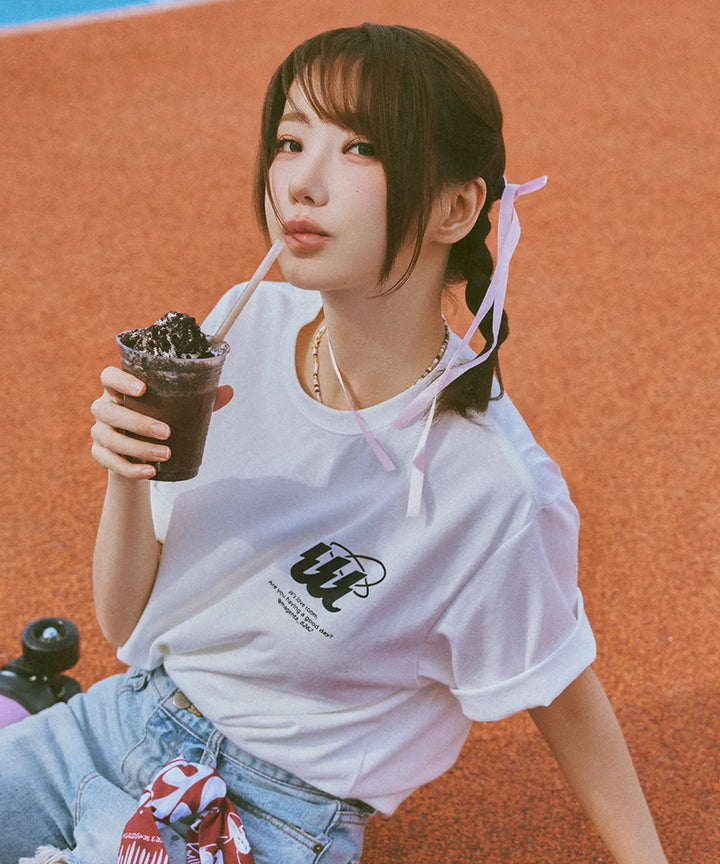 **QWER -Magenta  W String T-shirt [White]