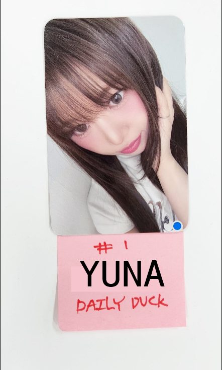 LOVEONE "Drama Queen" - Daily Duck Fansign Event Photocard [25.6.23]