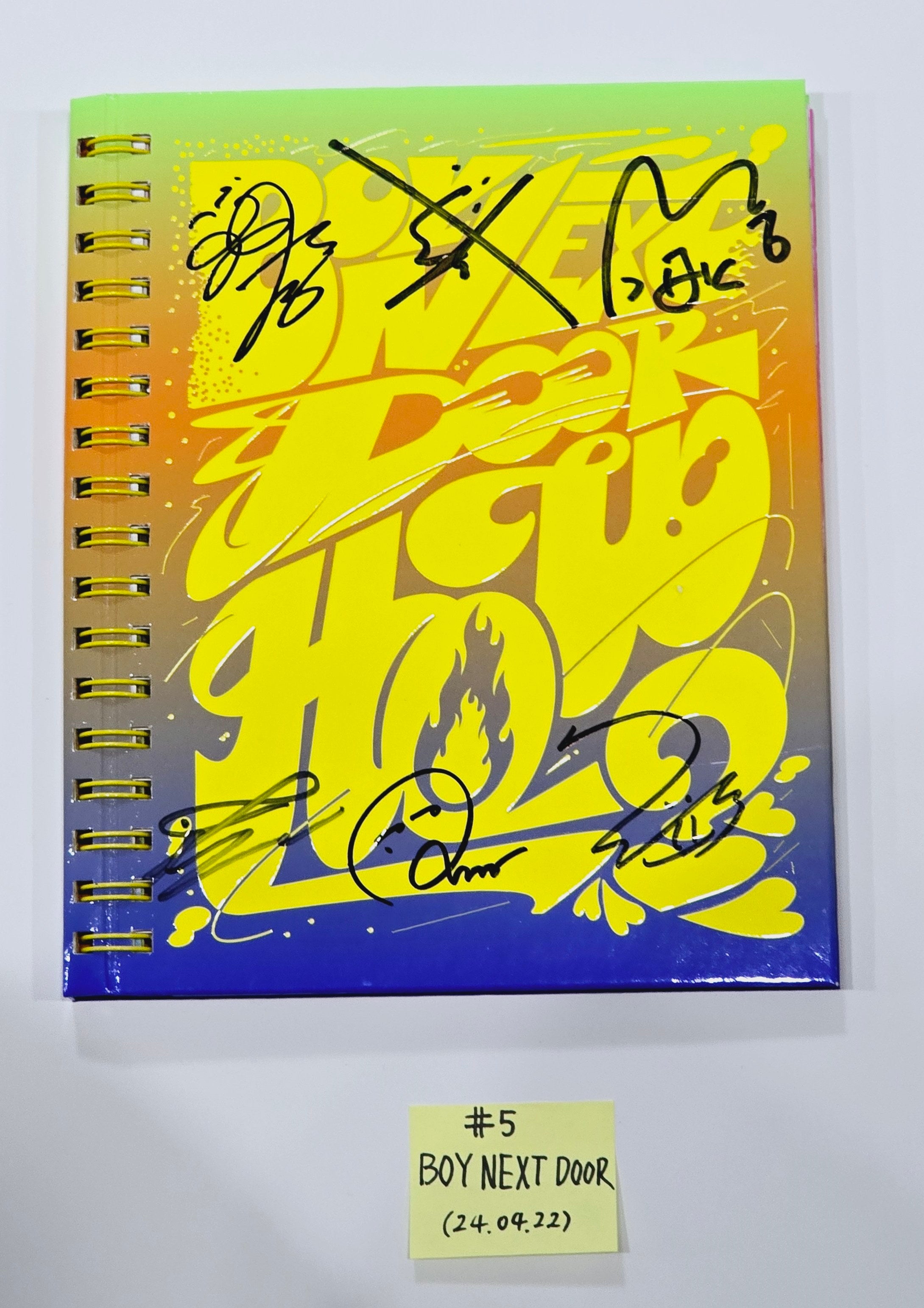 BOY NEXT DOOR　プロモアルバム　非売品　サイン入り　WHO！　レア 20240422_190108.jpg?v=1713783227