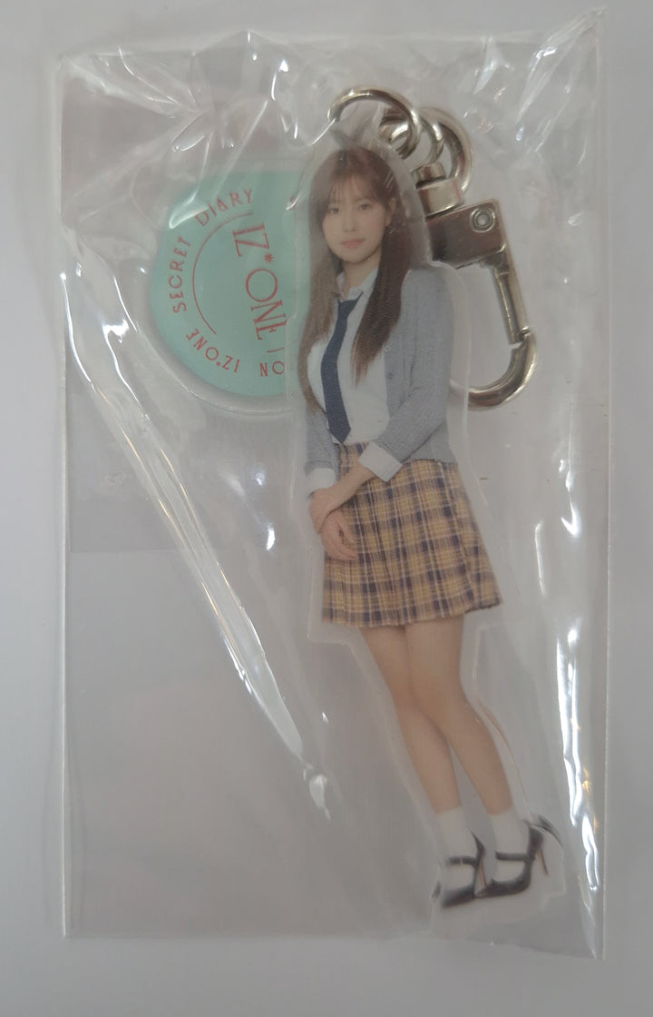 IZ*ONE - " Oneiric Diary "(幻想日記)  Official Acrylic keyring