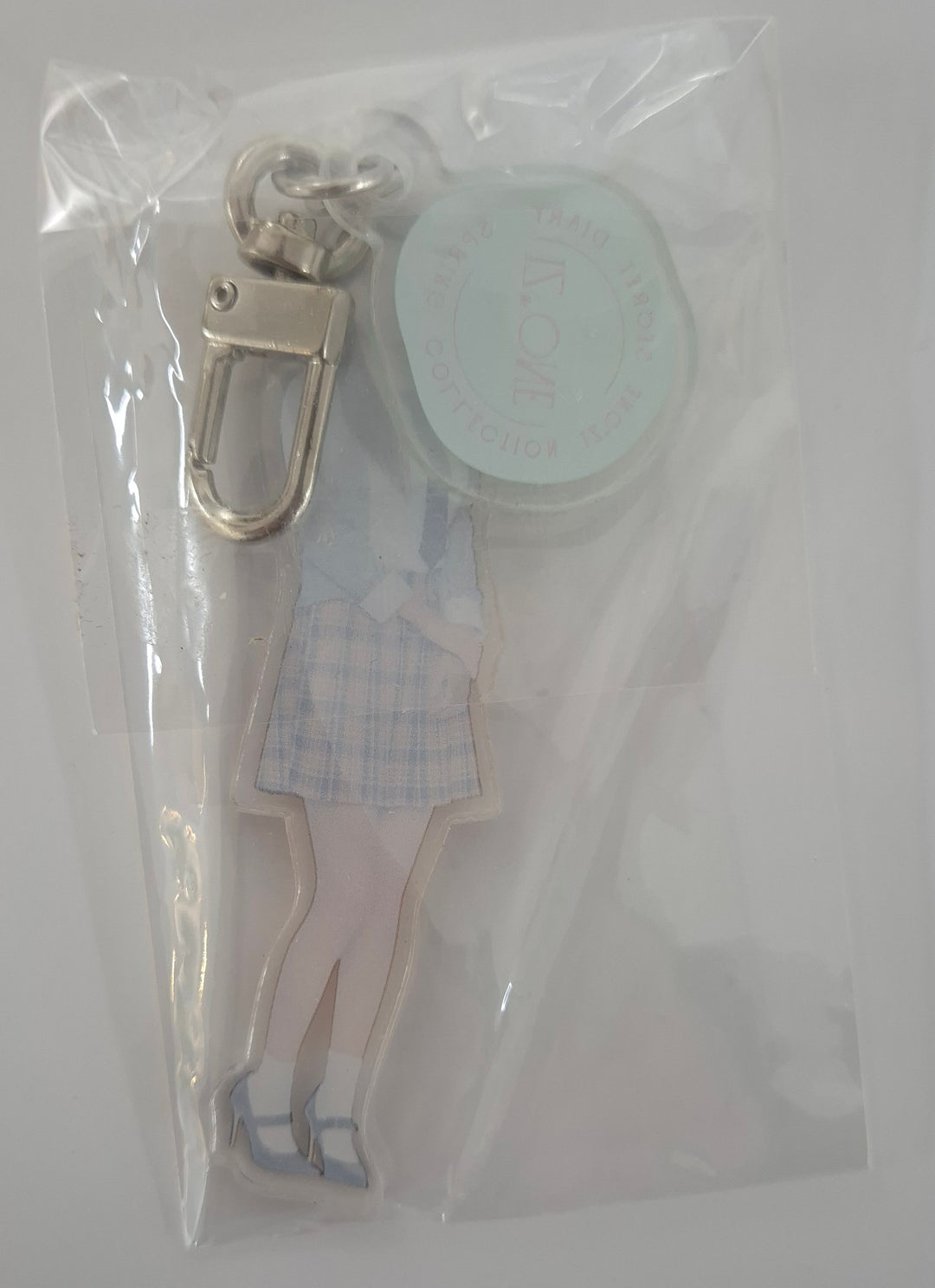 IZ*ONE - " Oneiric Diary "(幻想日記)  Official Acrylic keyring