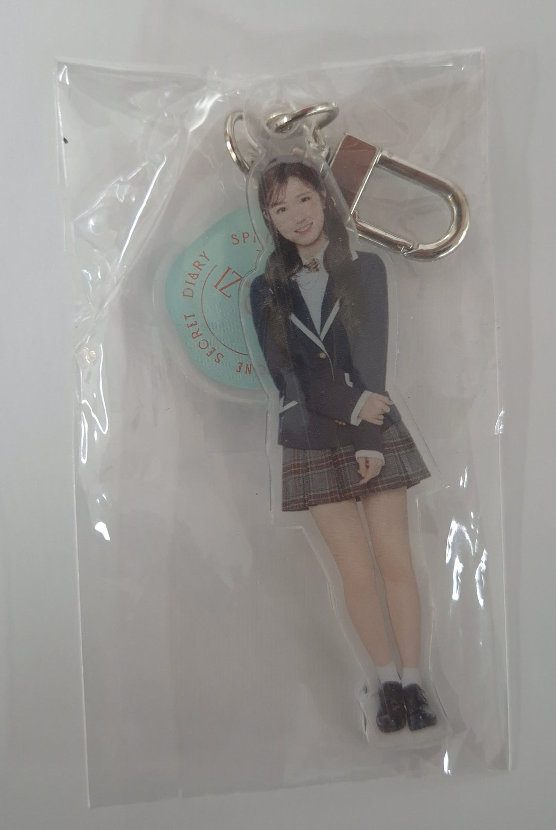 IZ*ONE - " Oneiric Diary "(幻想日記)  Official Acrylic keyring