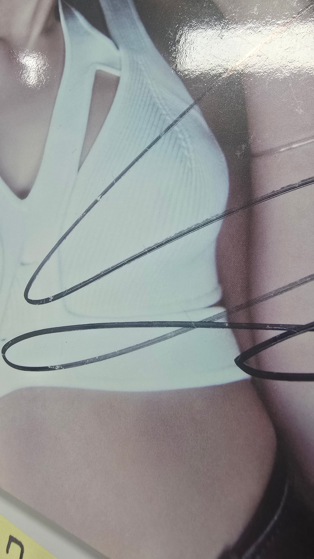 JIN (Of BTS) "Echo", DAY6 "The DECADE", TZUYU (Of TWICE) "abouTZU", Nayeon (Of TWICE) "NA", Yeji "Air", Xdinary Heroes "Beautiful Mind", NMIXX "Fe3O4: FORWARD" - Hand Autographed(Signed) Promo Album [25.10.15]