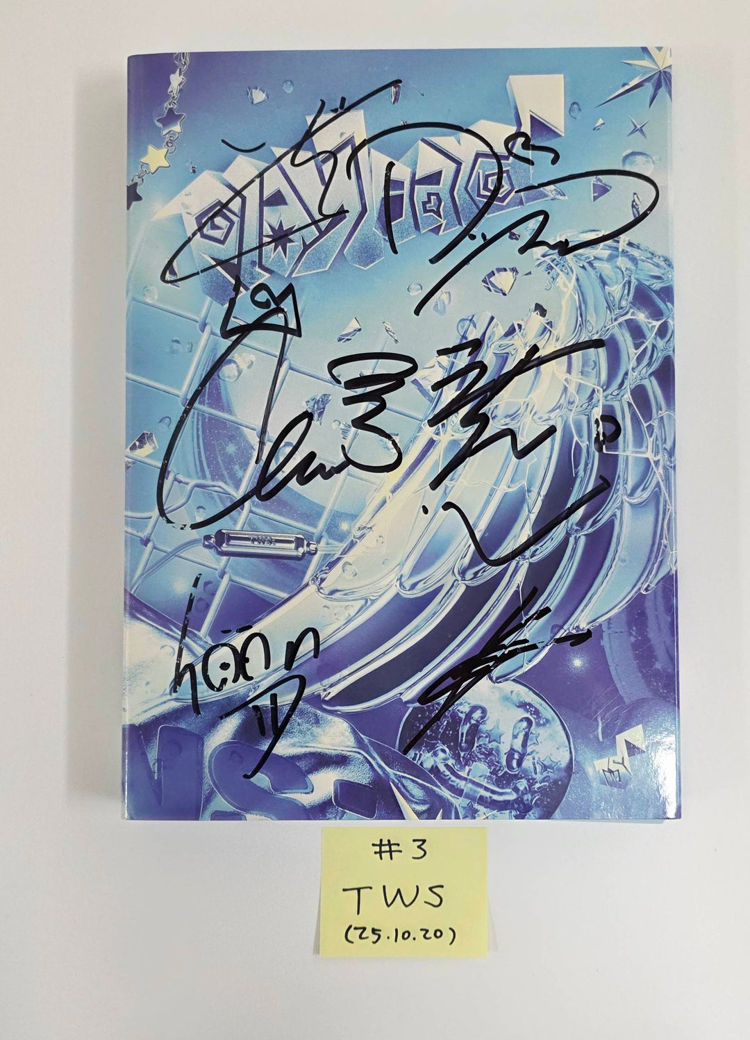 ALLDAY PROJECT "FAMOUS", TWS "Play hard",BOYNEXTDOOR "No Genre",DAY6 "The DECADE", KickFlip "Flip it, Kick it!" - Hand Autographed(Signed) Promo Album [25.10.20]