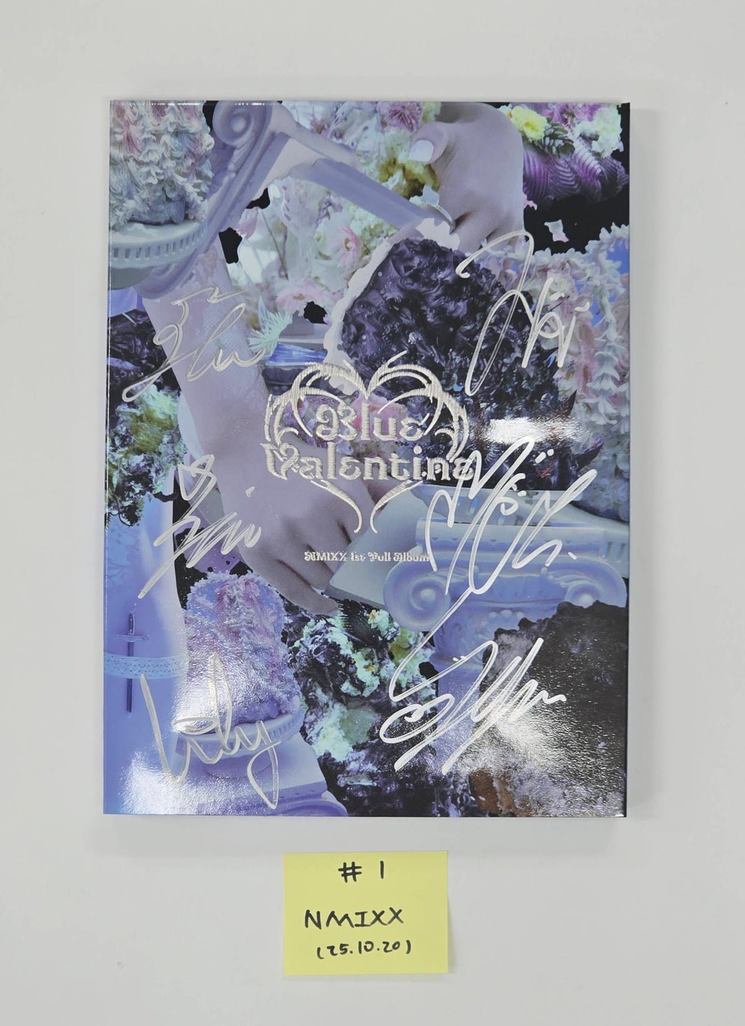 NMIXX "Blue Valentine" & "Fe3O4: FORWARD" - Hand Autographed(Signed) Promo Album [25.10.20]