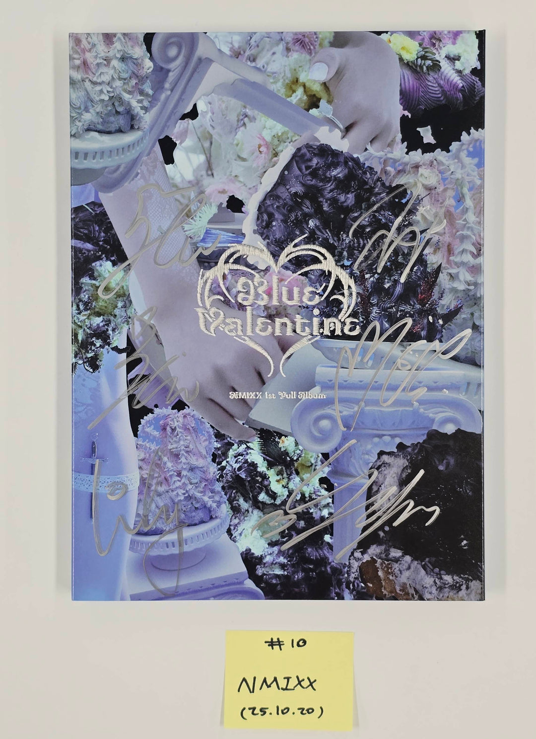 NMIXX "Blue Valentine" & "Fe3O4: FORWARD" - Hand Autographed(Signed) Promo Album [25.10.20]