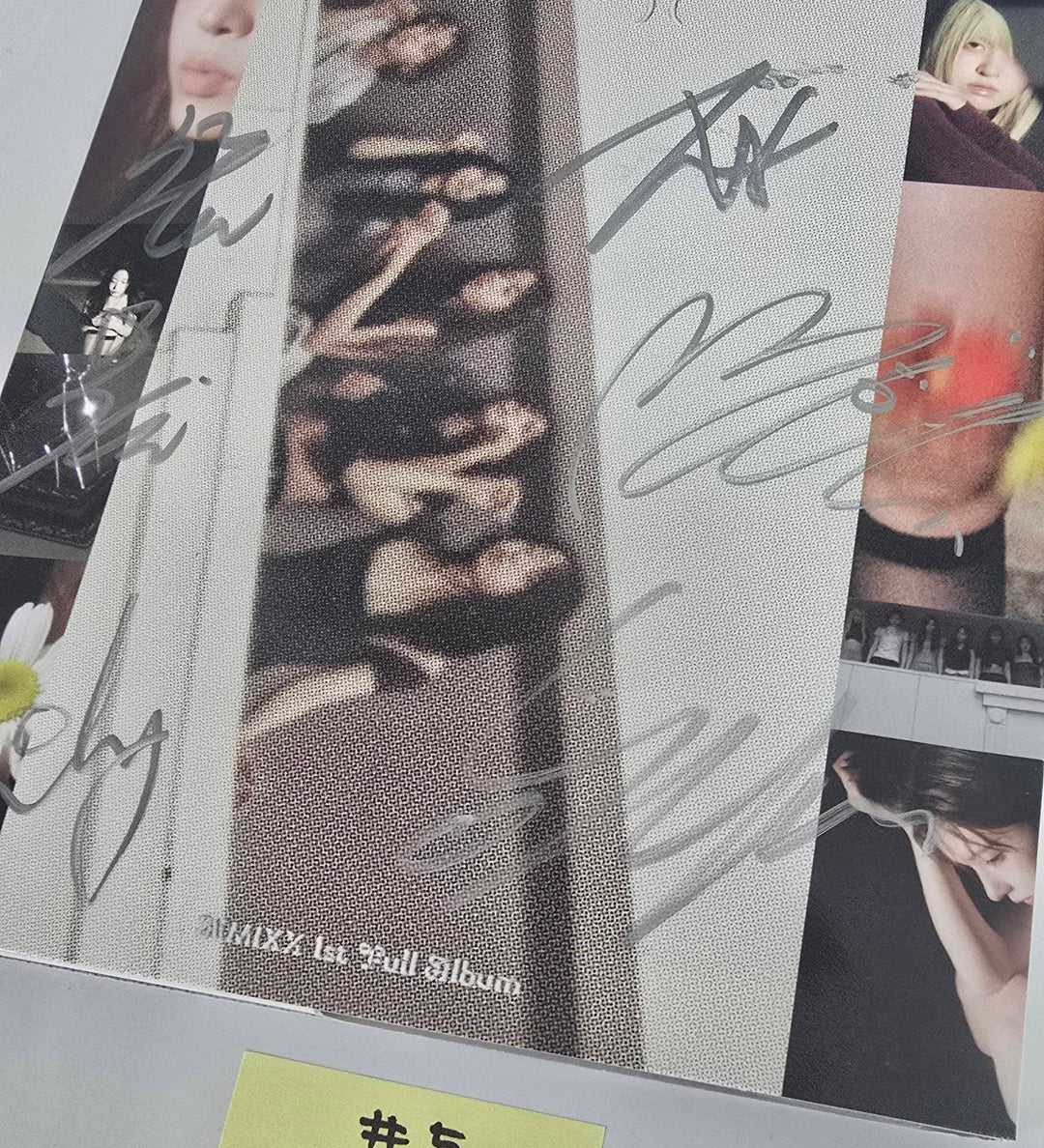 NMIXX "Blue Valentine", Hearts2Hearts "FOCUS" - Hand Autographed(Signed) Promo Album [25.10.27]