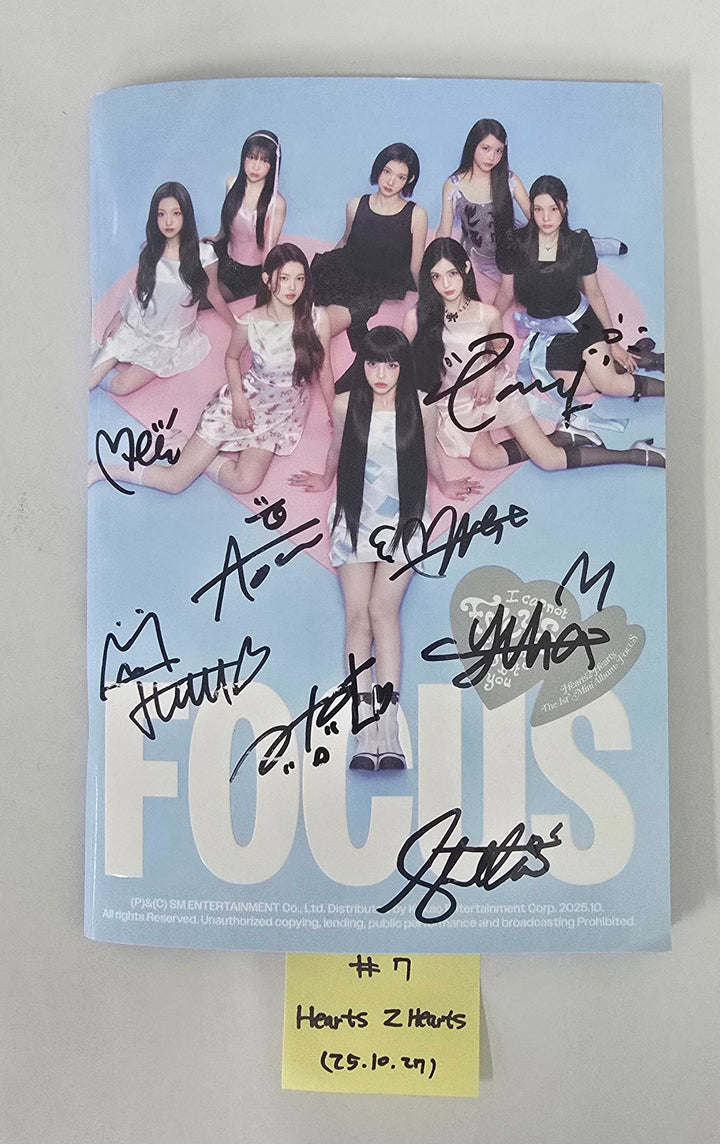 NMIXX "Blue Valentine", Hearts2Hearts "FOCUS" - Hand Autographed(Signed) Promo Album [25.10.27]