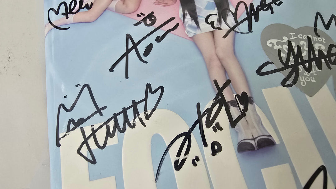 NMIXX "Blue Valentine", Hearts2Hearts "FOCUS" - Hand Autographed(Signed) Promo Album [25.10.27]