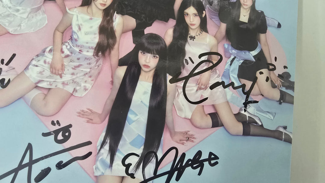 NMIXX "Blue Valentine", Hearts2Hearts "FOCUS" - Hand Autographed(Signed) Promo Album [25.10.27]