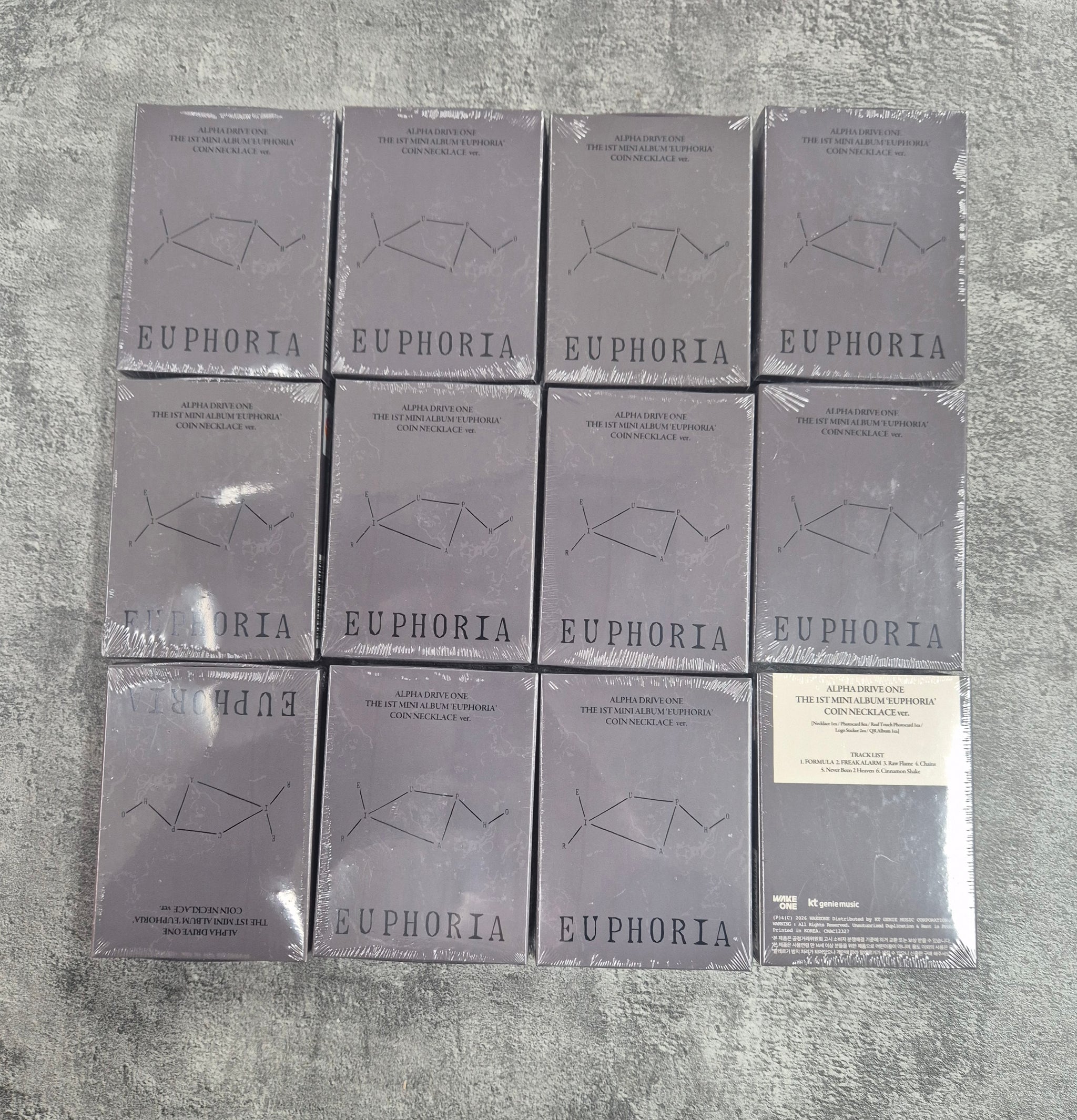 ALPHA DRIVE ONE - 1st Mini Album 'EUPHORIA' (COIN NECKLACE ver.) (LIMITED EDITION) (26.01.15)
