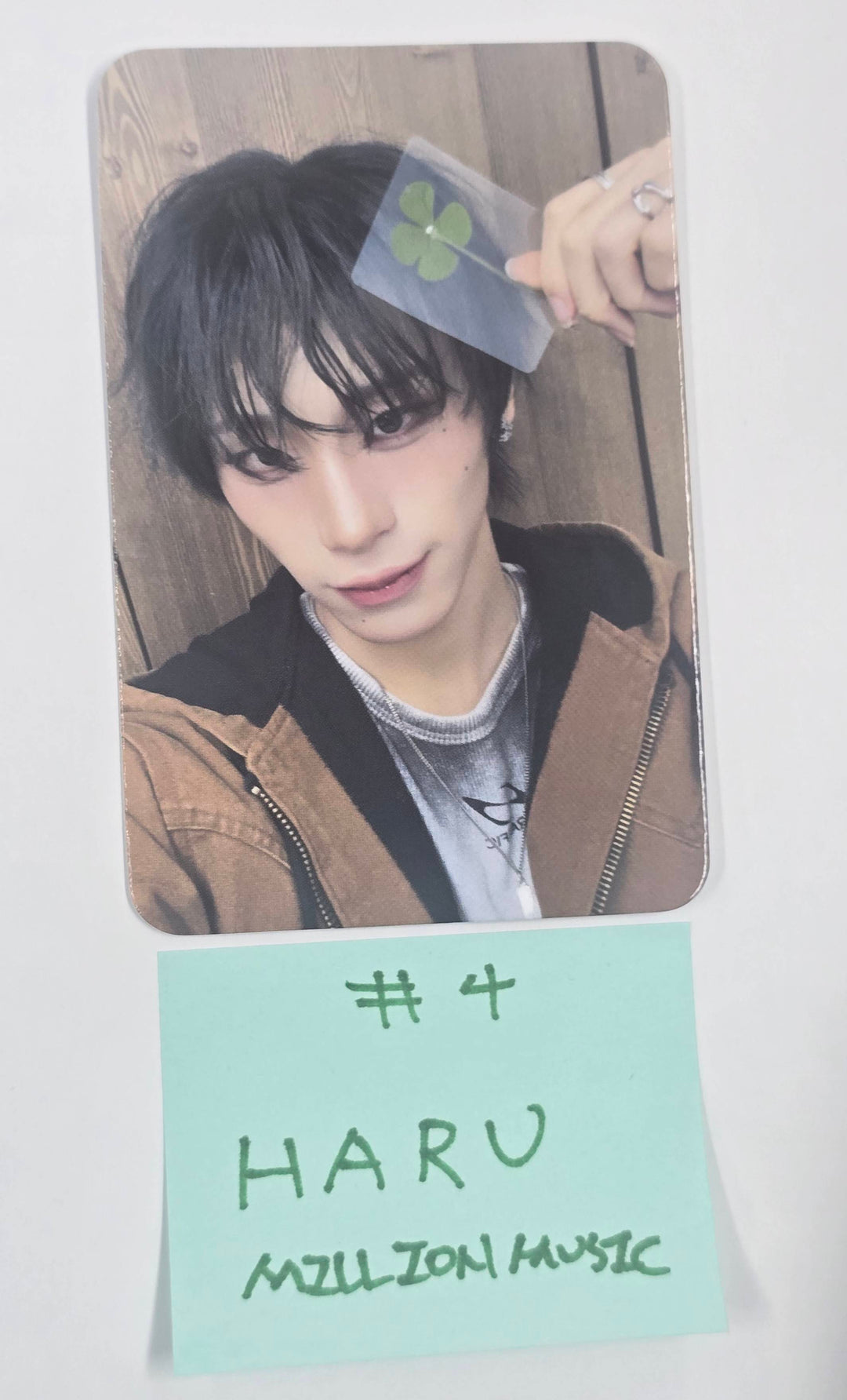 XLOV "UXLXVE" - Million Music Fansign Event Photocard [26.1.26]