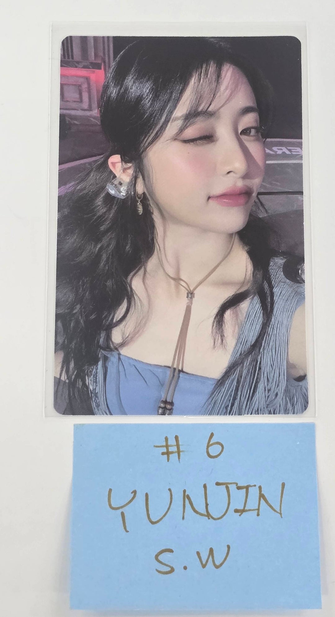 Le Sserafim "UNFORGIVEN & Easy" - Soundwave Lucky Draw Event Photocard [26.1.29]