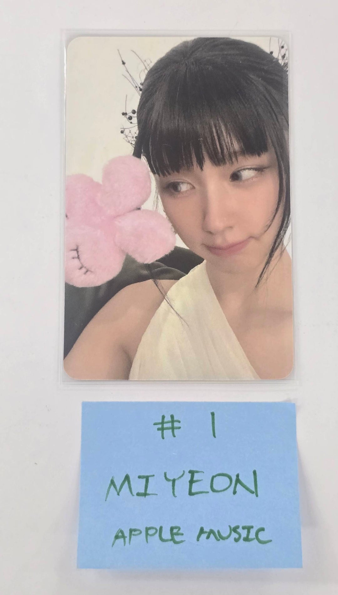 I-DLE "We are" - Apple Music Pre-Order Benefit Photocard [26.1.29]