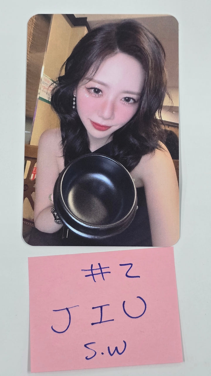 UAU "THE NIGHT BLOOM" 2026 SEASON’S GREETINGS - Soundwave Event Photocard [26.2.2]