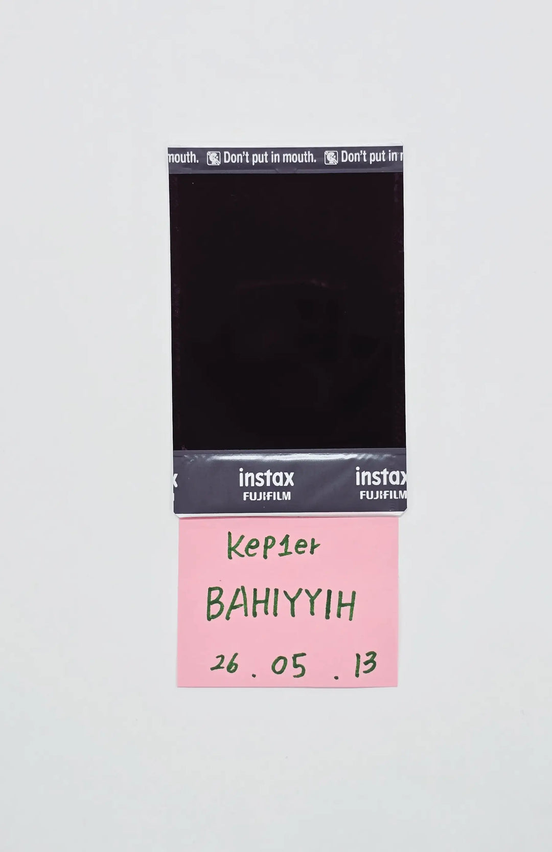 BAHIYYIH (of Kep1er) - Hand Autographed(Signed) Polaroid [26.05.13]