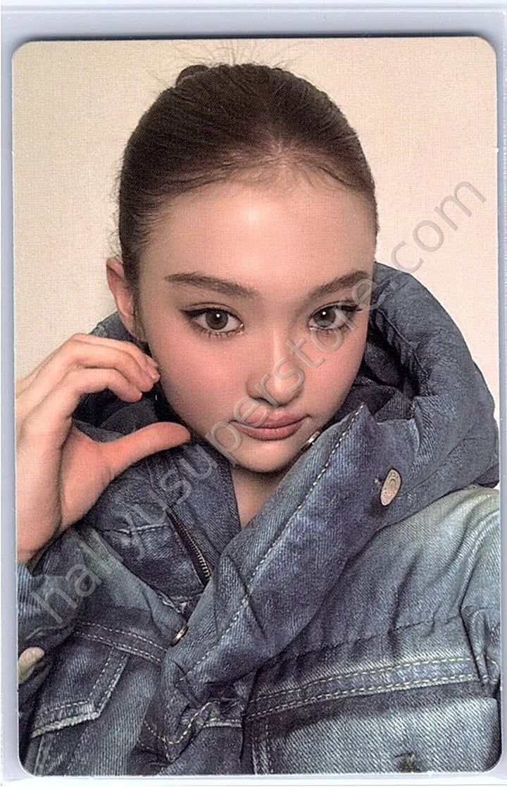MEOVV - Ella - BITE NOW album photocard angel version photobook version