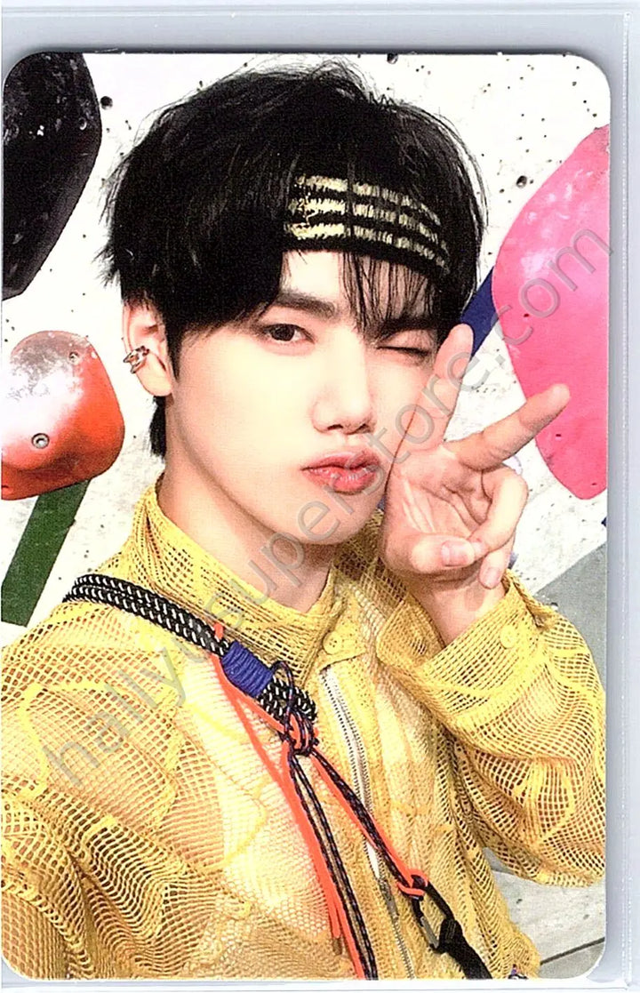 CRAVITY - Minhee - SUN SEEKER album photocard catcher version