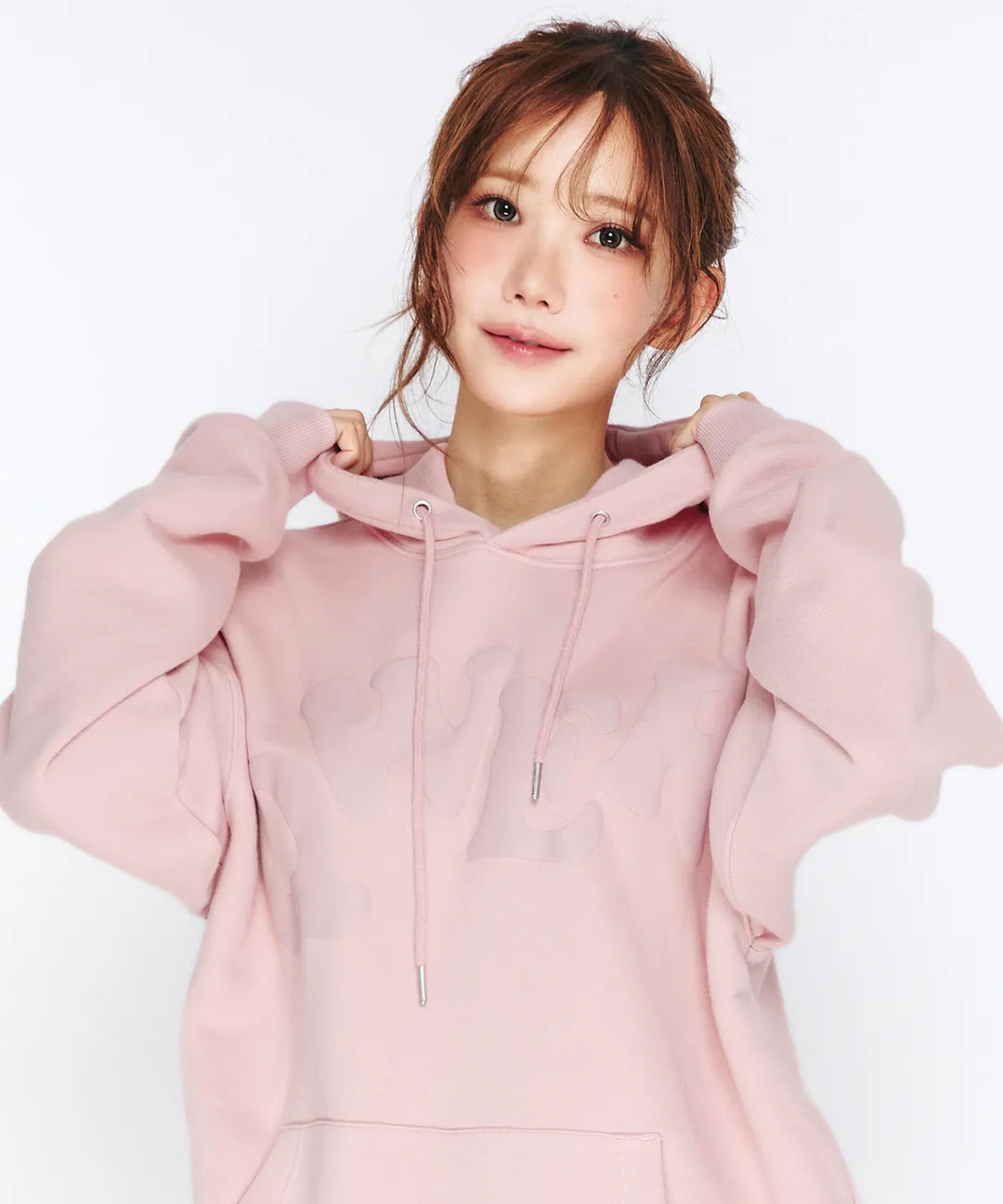 **QWER -Ames-Worldwide  QWER BIG TYPO HOODIE PINK