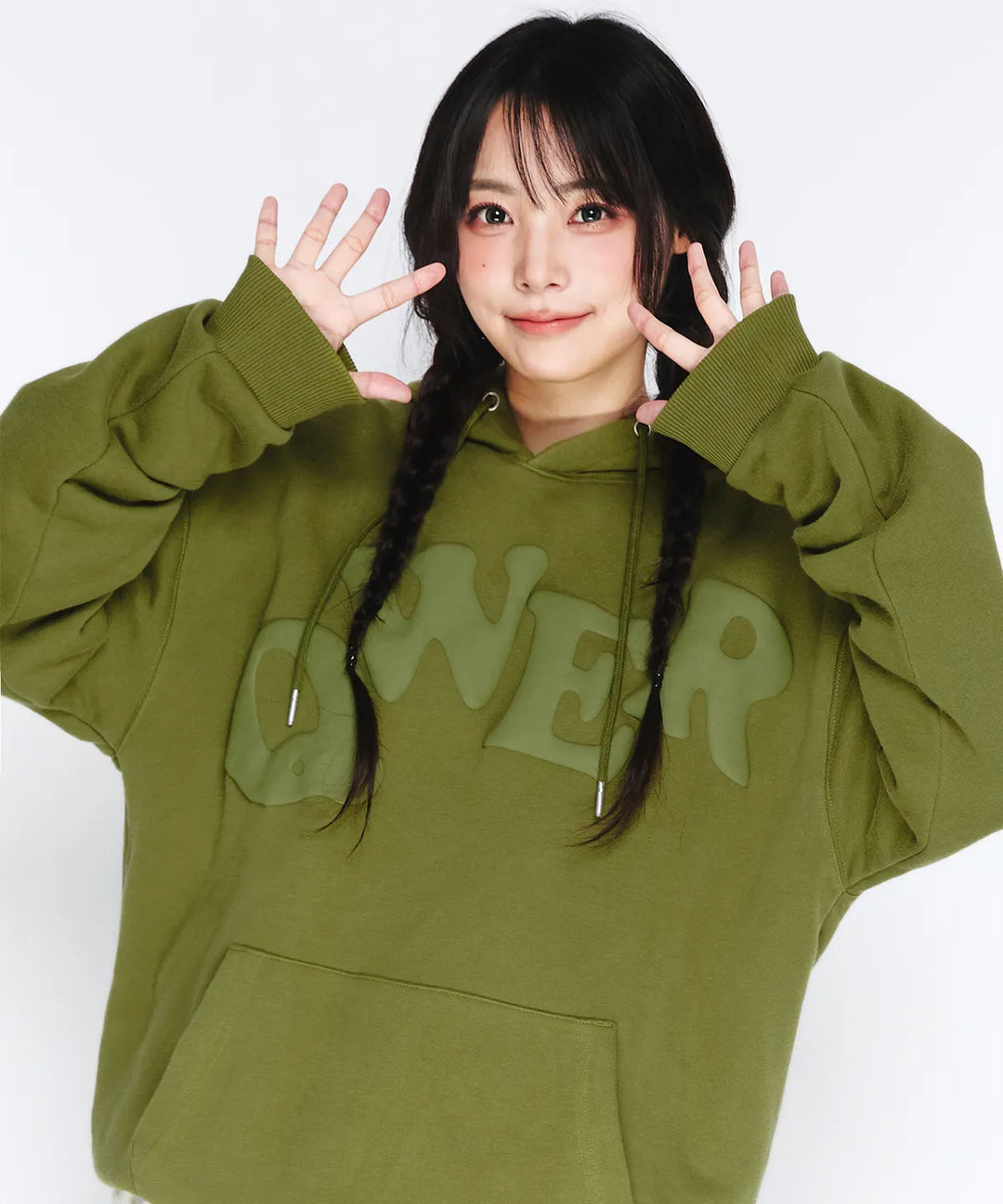 **QWER -Ames-Worldwide  BASIC APPLIQUE SWEATSHIRT GREEN