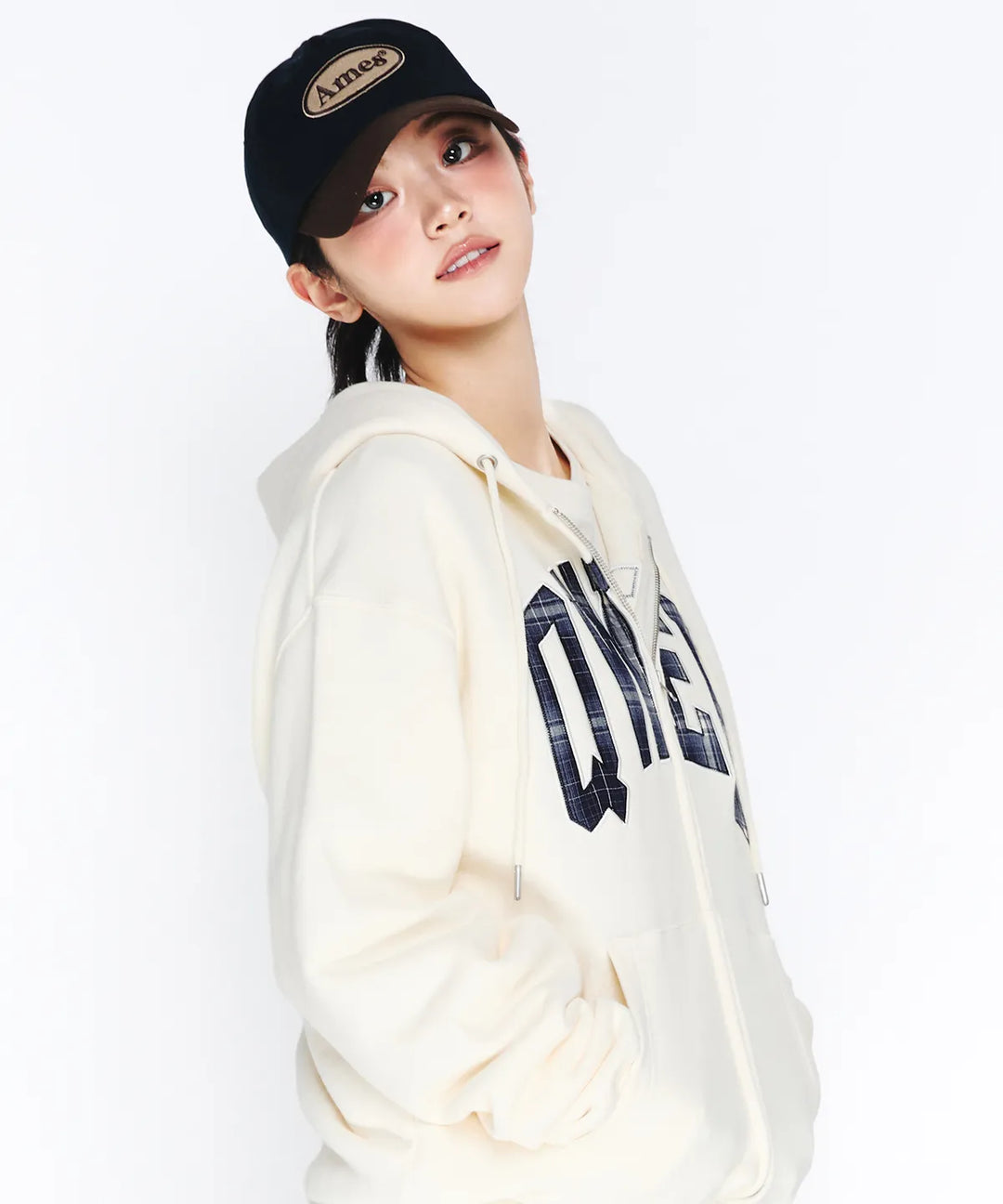 **QWER -Ames-Worldwide  QWER BASIC APPLIQUE HOODIE ZIP-UP CREAM