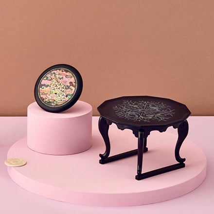 ** Korean traditional pearl oyster table wireless charger