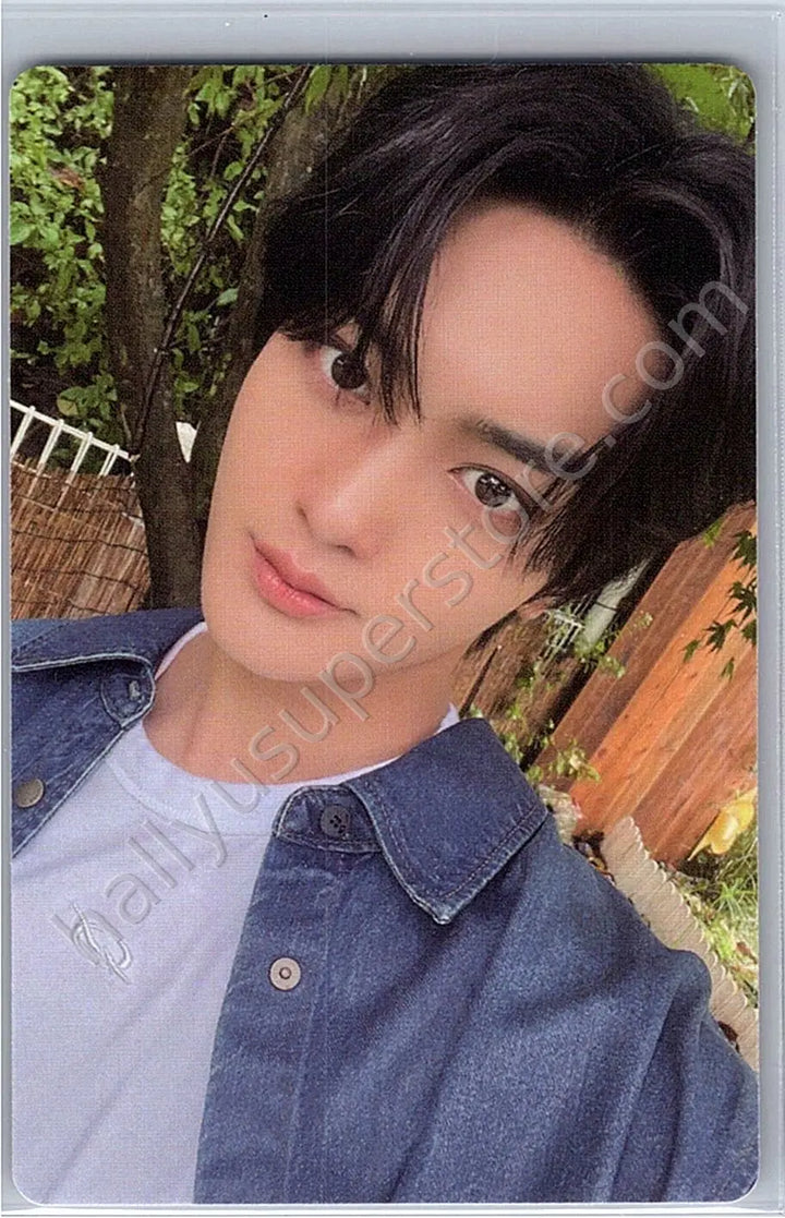 CRAVITY - Taeyoung - 2025SeasonsGreetings