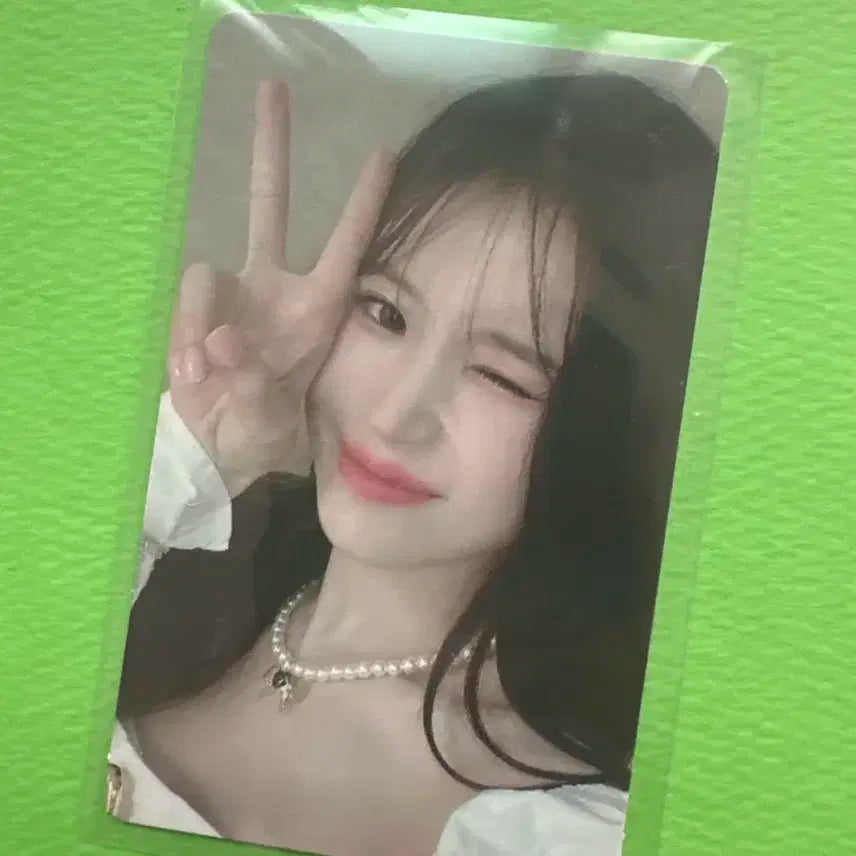 프로미스나인 송하영 디엠 키트앨범 포토카드 팝니다.