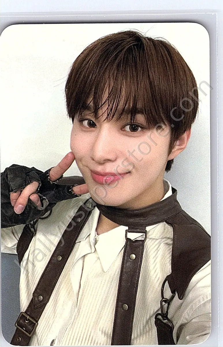 NCT - Jungwoo - NCT - Johnny - NCT ZONE Other coupon card selfie version