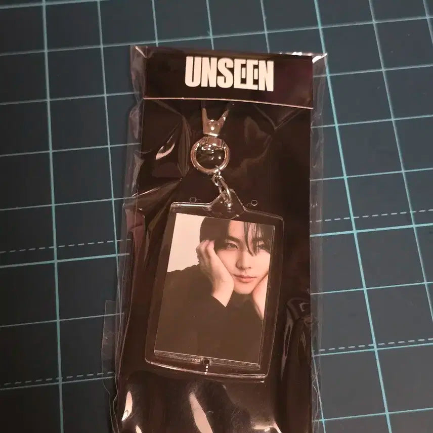 엔하이픈 언씬 unseen 전시회 미니포토홀더키링